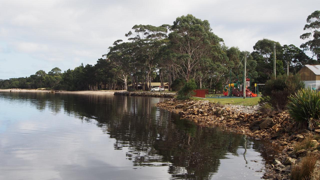 Strahan Retreat Holiday Park 外观 照片